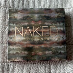Urban Decay Naked On The Run Palette - Gold and Multicolor